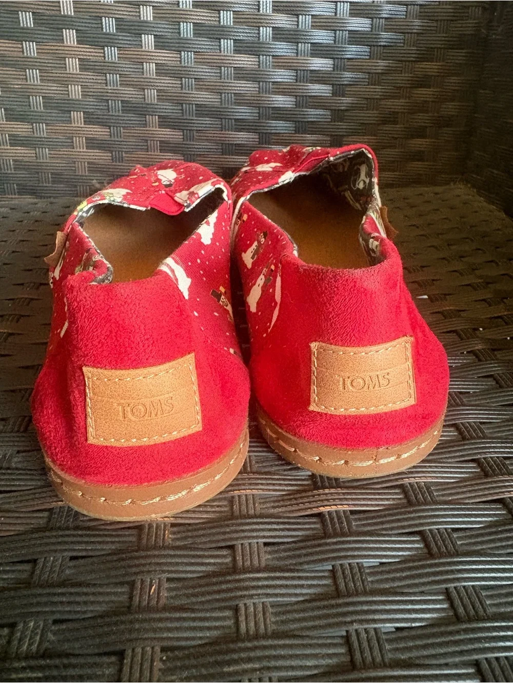TOMS Women's Red cozy snowman Slip-On Flats Snowman Christmas Print US 8